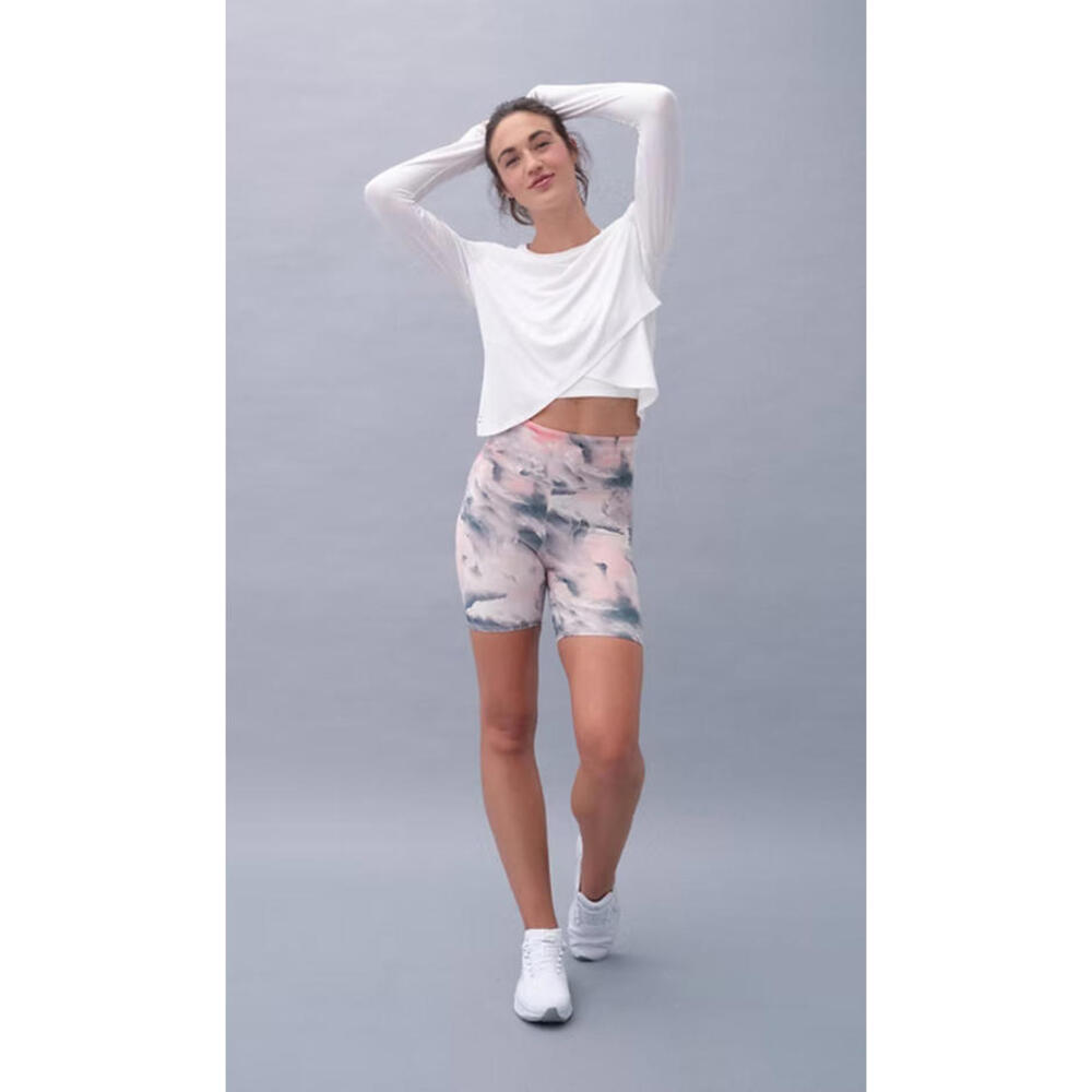 NWT Fourlaps Arc Short Pink Clouds Size M
